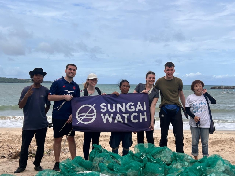 Sungai Watch and Kedonganan Village Unite to Remove Over One Ton of Plastic Waste on National Waste Awareness Day