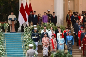 AHY Wears Deli Malay Attire at State Palace, Datok Yan Djuna’s Work Draws Attention