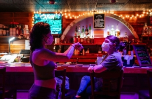 Last Ditch Lesbian Bar Sparks Backlash Over New Mask Policy in Massachusetts